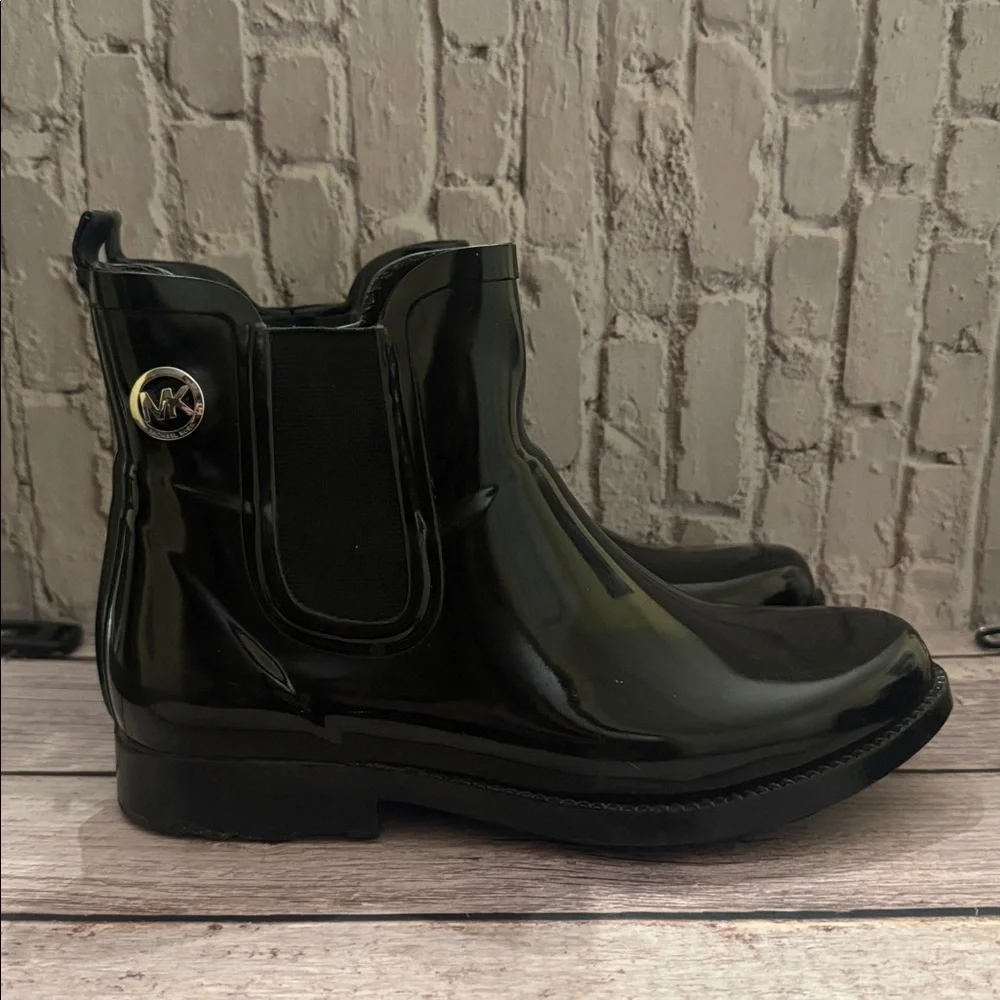 Michael Kors Charm Rain Booties